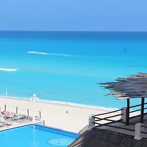 Plaza - Best Beach ** Cancun